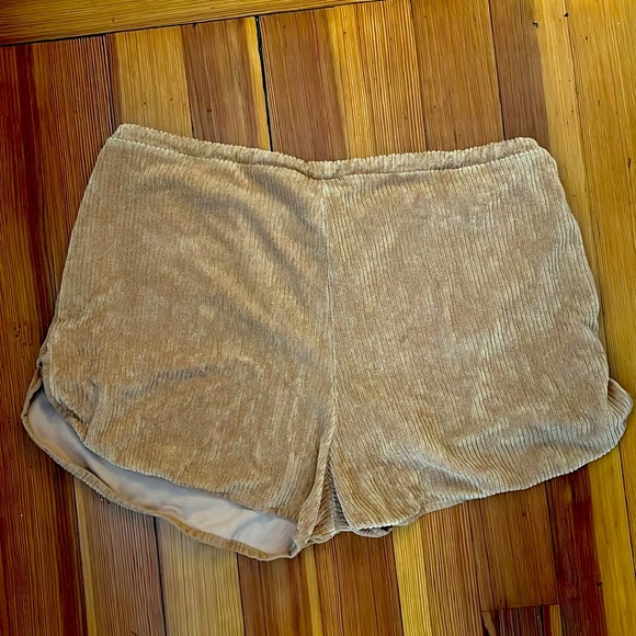 Baserange comfy shorts, size M. - Picture 4 of 4